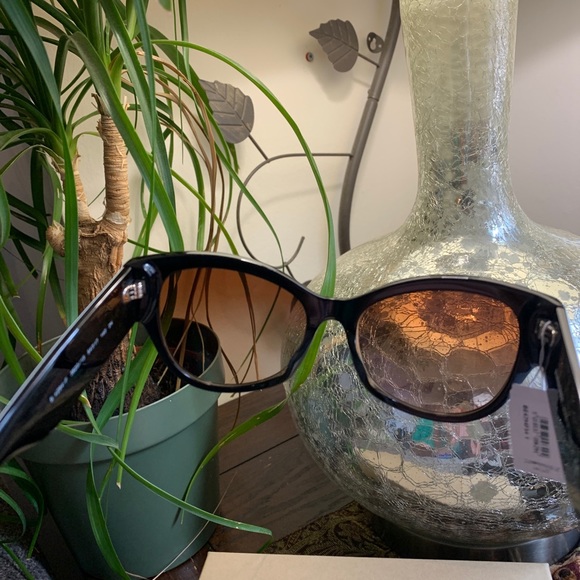 Authentic BURBERRY 54 Butterfly acetate sunglasses - Picture 7 of 15